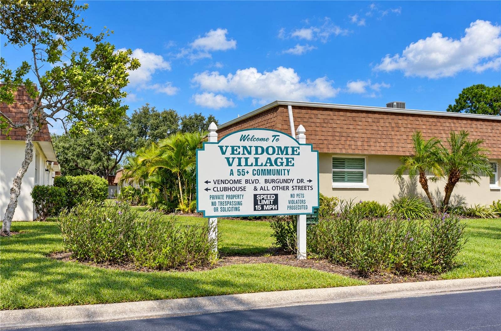 8445 CALAIS N, Pinellas Park, FL 33781 8445 CALAIS N, Pinellas Park, FL 33781