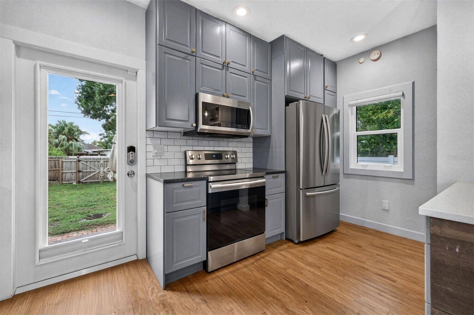 1666 21ST AVENUE N, St Petersburg, FL 33713