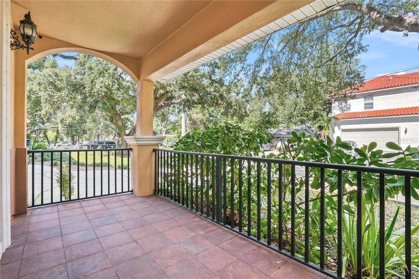Tampa, FL 33609 Tampa, FL 33609
