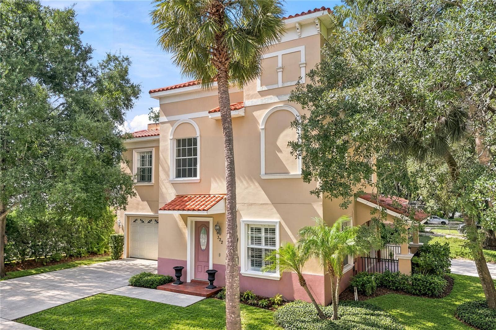 Tampa, FL 33609 Tampa, FL 33609