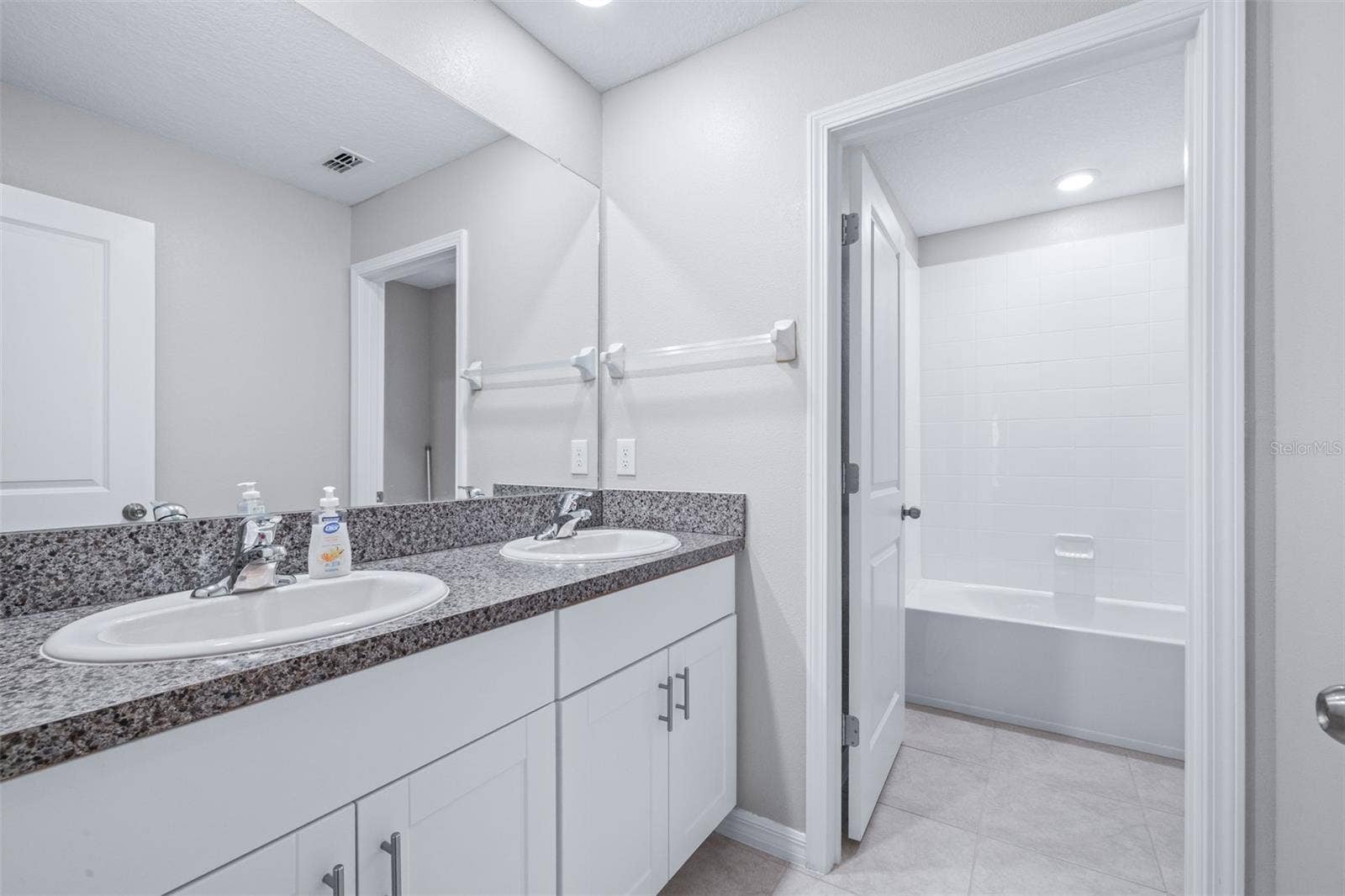 16755 DELIA STREET, Wimauma, FL 33598 Full bath on 2nd floor
