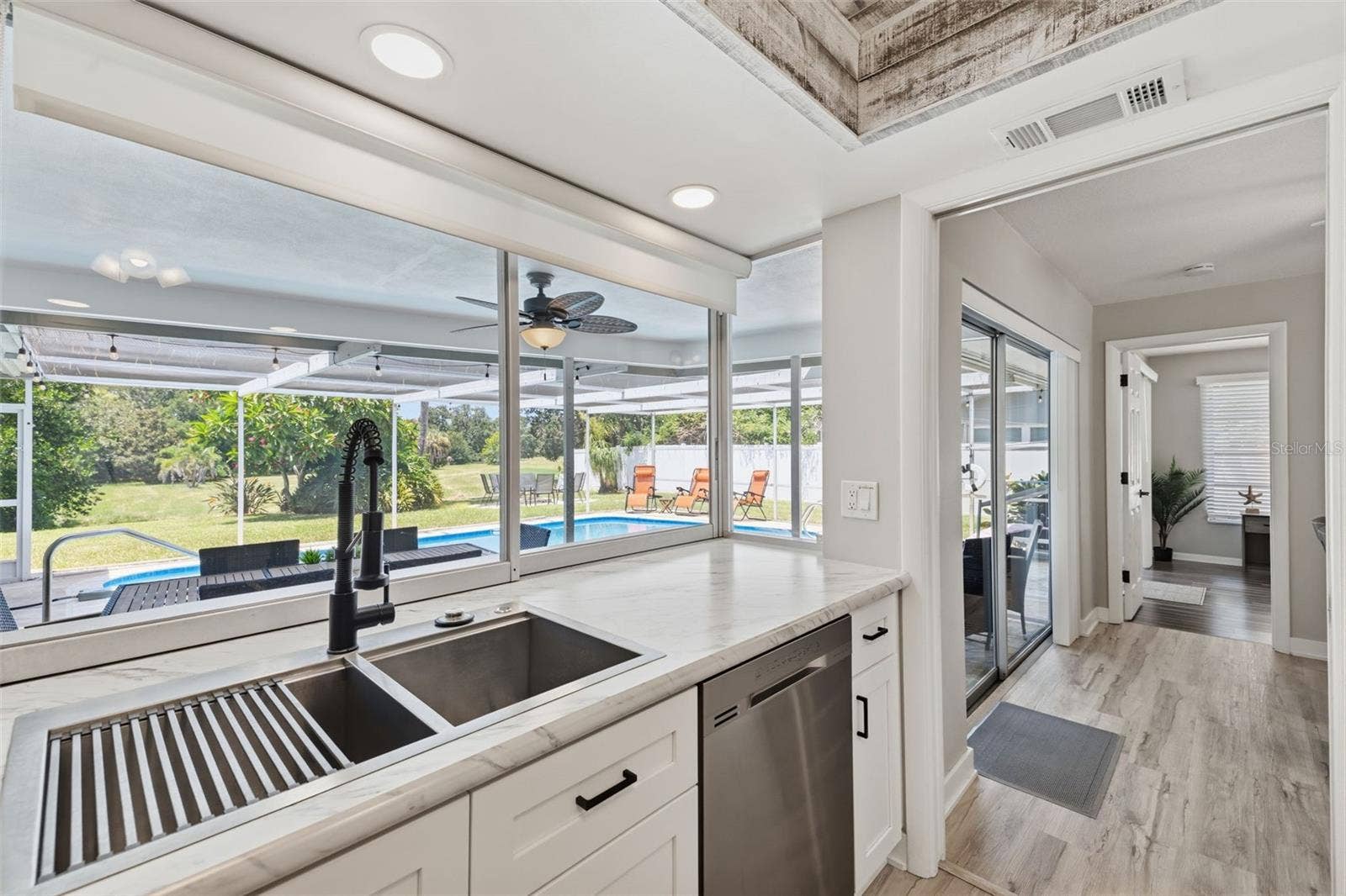 9542 OAKHURST ROAD, Seminole, FL 33776 9542 OAKHURST ROAD, Seminole, FL 33776