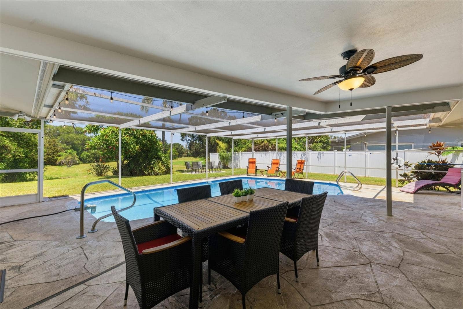9542 OAKHURST ROAD, Seminole, FL 33776 9542 OAKHURST ROAD, Seminole, FL 33776