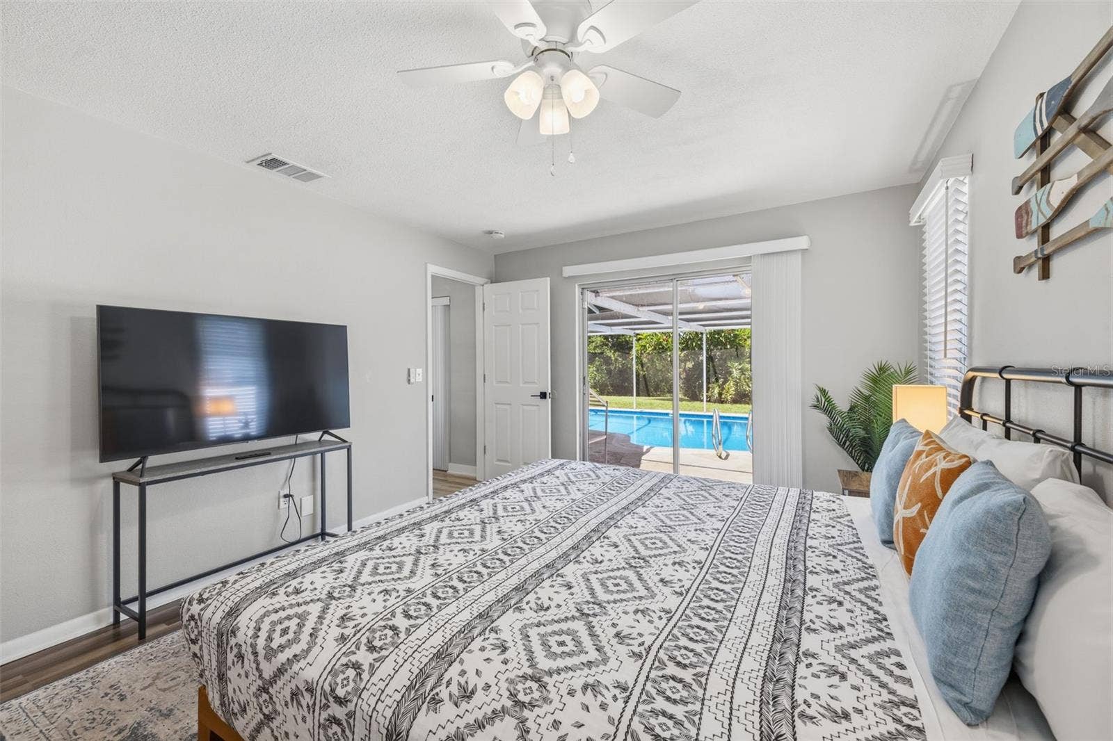 9542 OAKHURST ROAD, Seminole, FL 33776 9542 OAKHURST ROAD, Seminole, FL 33776