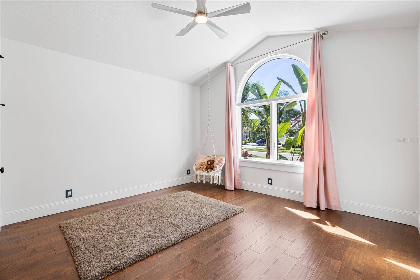9805 COMPASS POINT WAY, Tampa, FL 33615 Bedroom 4 with vaulted ceilings