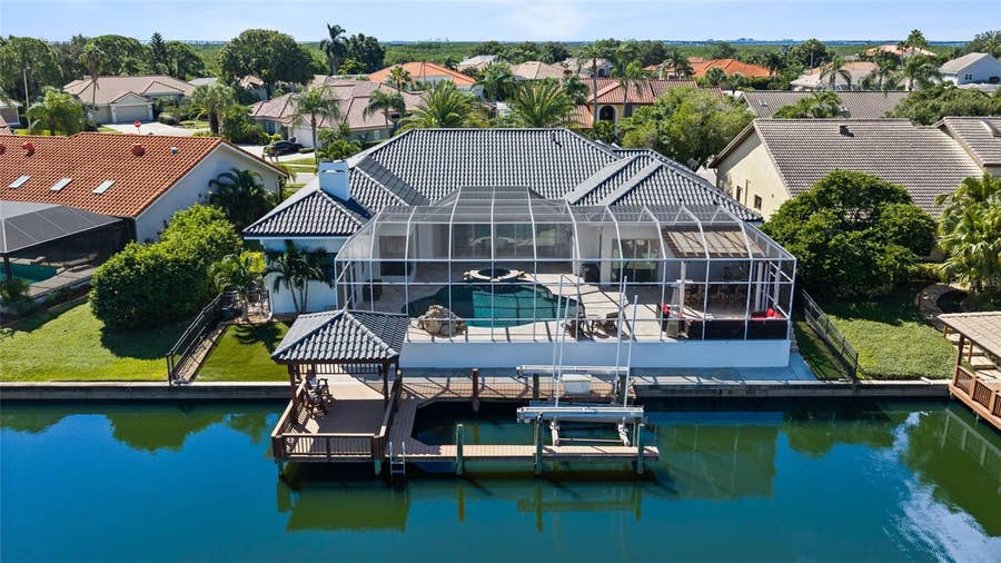 Property photo for 9805 COMPASS POINT WAY, Tampa, FL