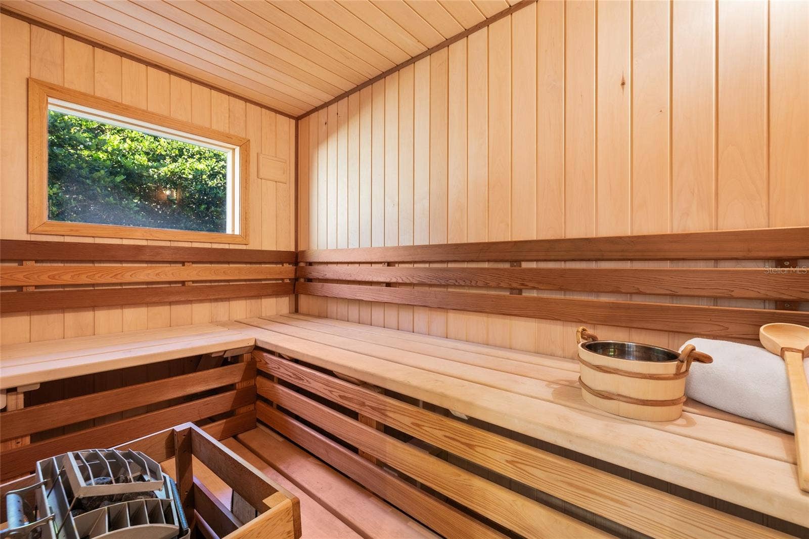 9805 COMPASS POINT WAY, Tampa, FL 33615 Sauna in master bathroom