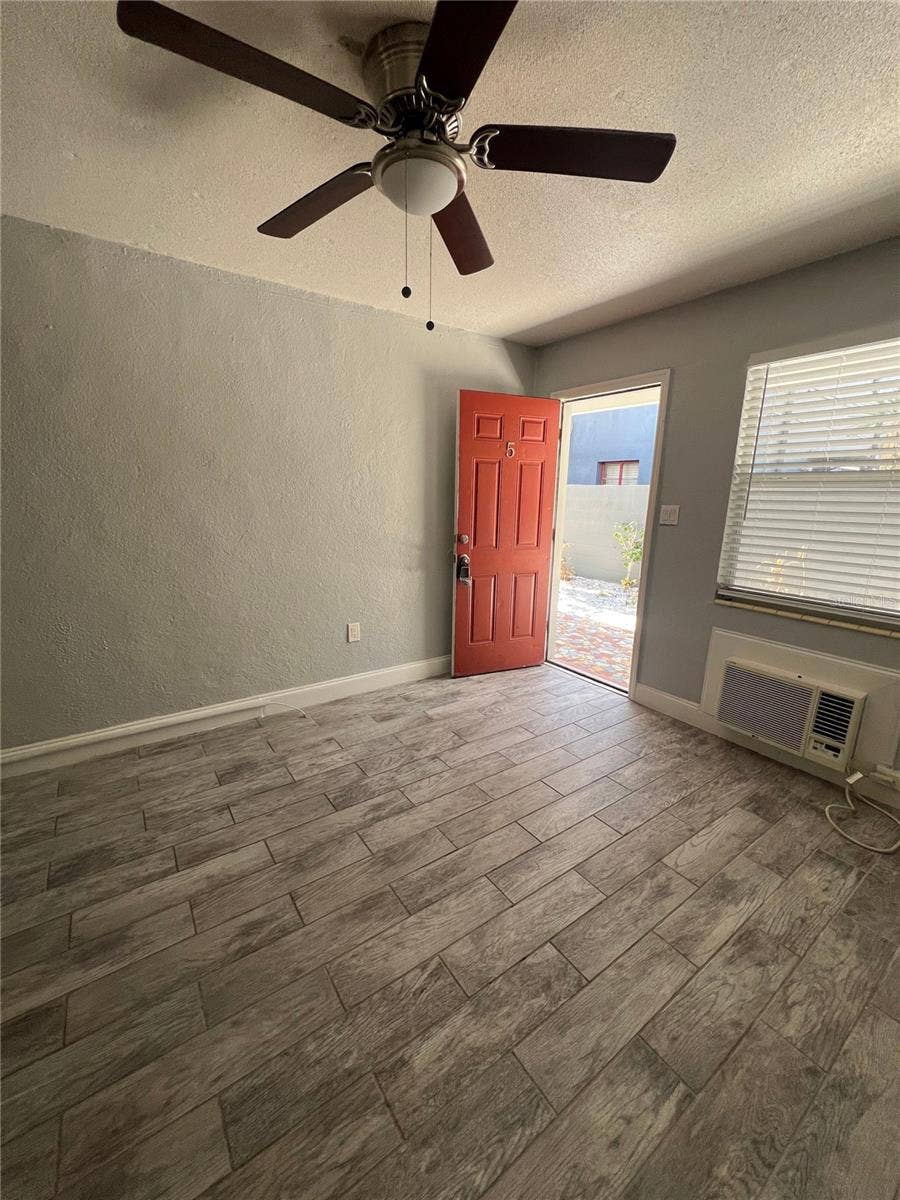 649 7TH AVENUE N, St Petersburg, FL 33701