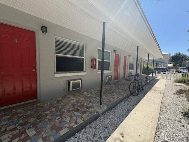 649 7TH AVENUE N, St Petersburg, FL 33701