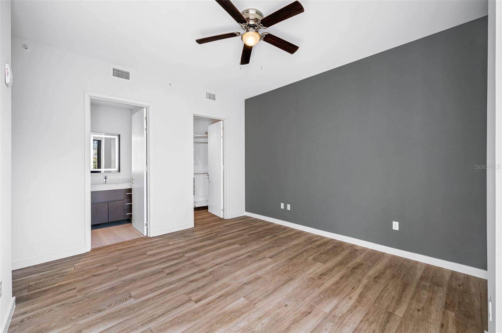 5 N OSCEOLA AVENUE, #204, Clearwater, FL 33755 Master bedroom