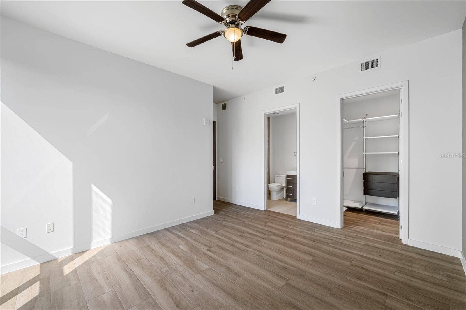 5 N OSCEOLA AVENUE, #204, Clearwater, FL 33755 5 N OSCEOLA AVENUE, #204, Clearwater, FL 33755