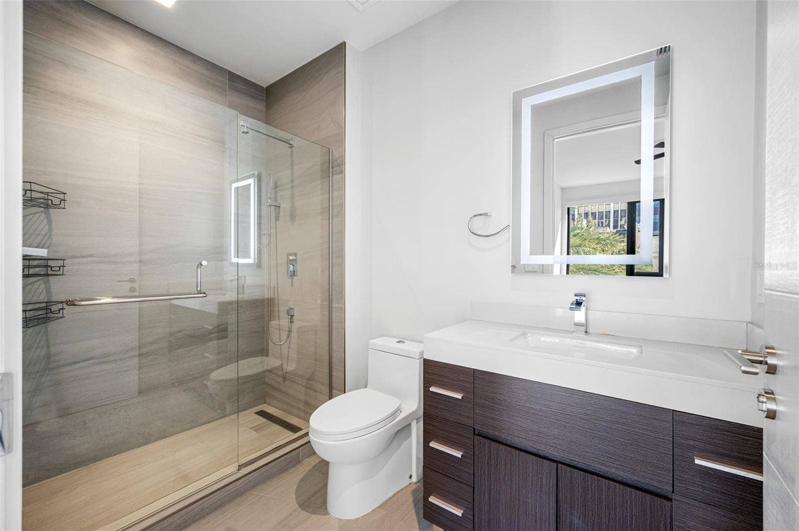 5 N OSCEOLA AVENUE, #204, Clearwater, FL 33755 Primary bathroom