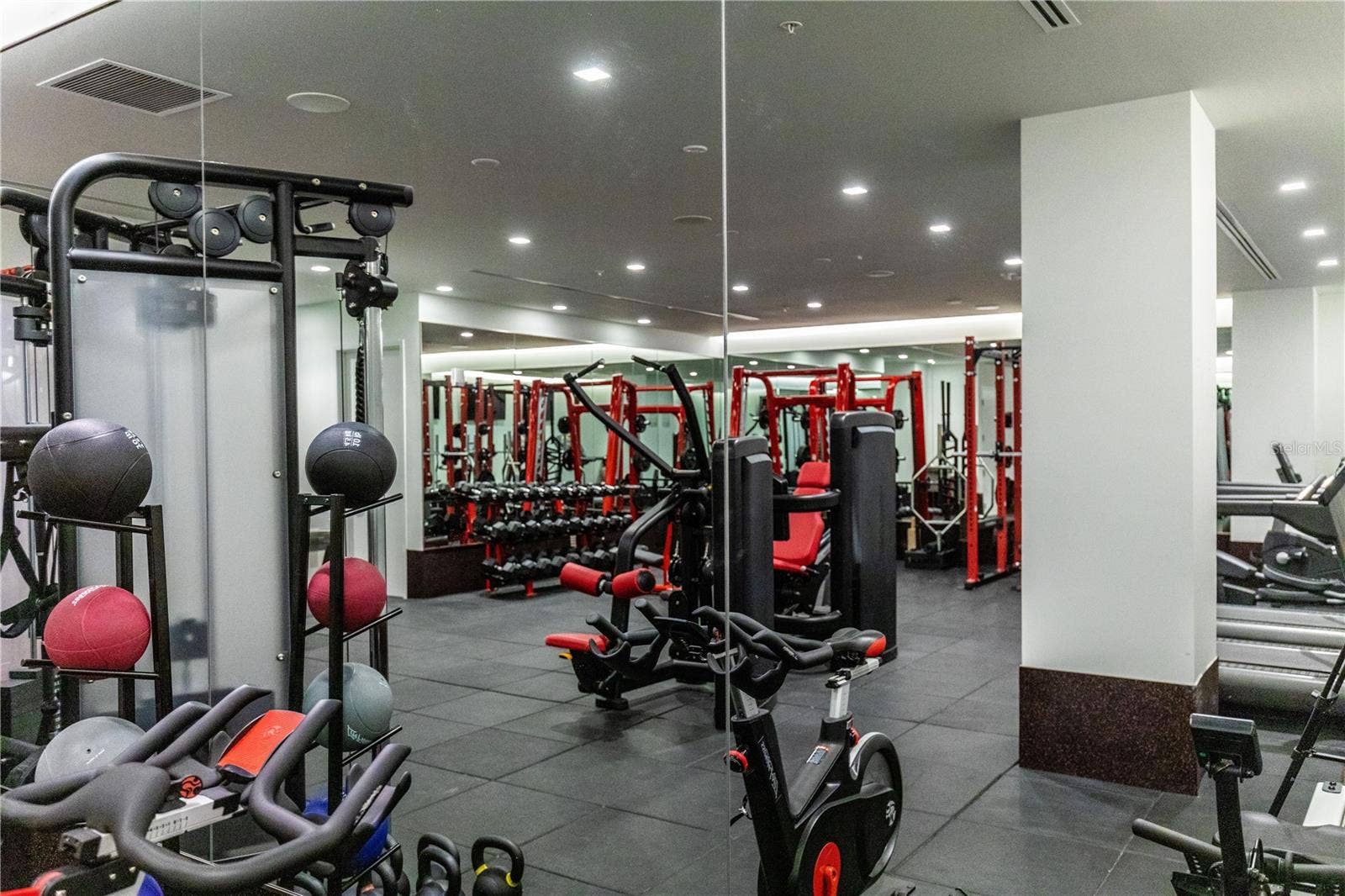 5 N OSCEOLA AVENUE, #204, Clearwater, FL 33755 5 N OSCEOLA AVENUE, #204, Clearwater, FL 33755