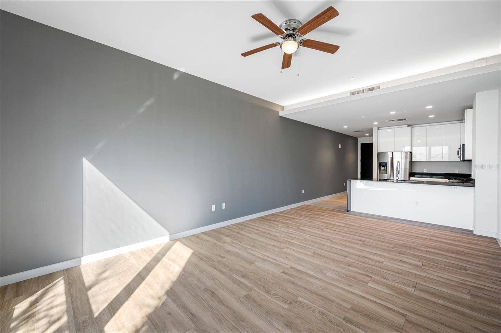 5 N OSCEOLA AVENUE, #204, Clearwater, FL 33755 5 N OSCEOLA AVENUE, #204, Clearwater, FL 33755