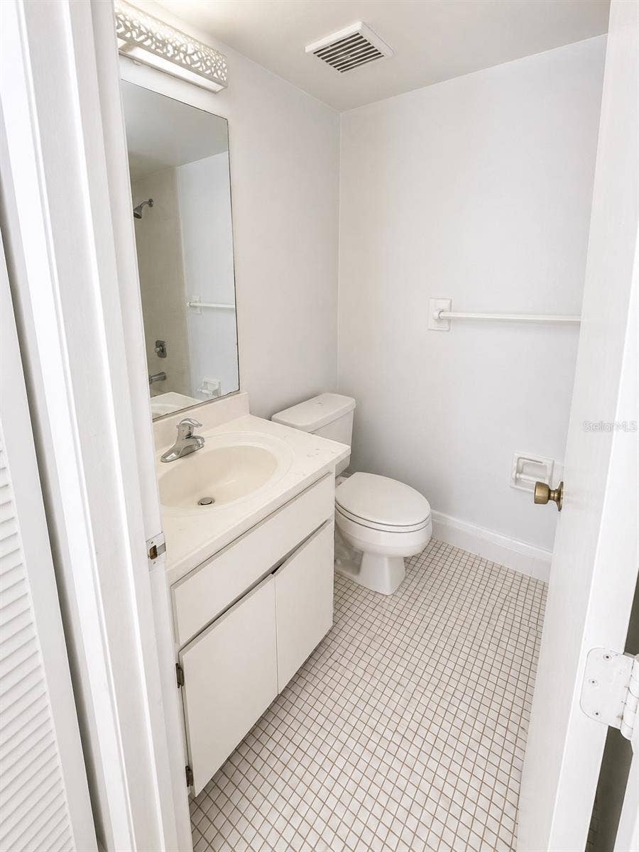 112 CYPRESS COURT, #112, Oldsmar, FL 34677 Bathroom 2