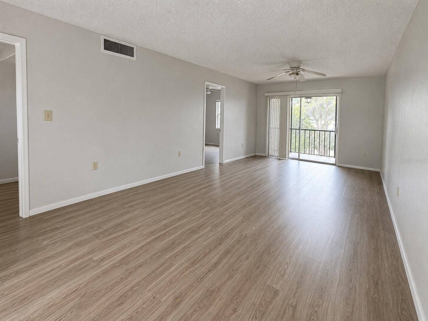 112 CYPRESS COURT, #112, Oldsmar, FL 34677 Living Room