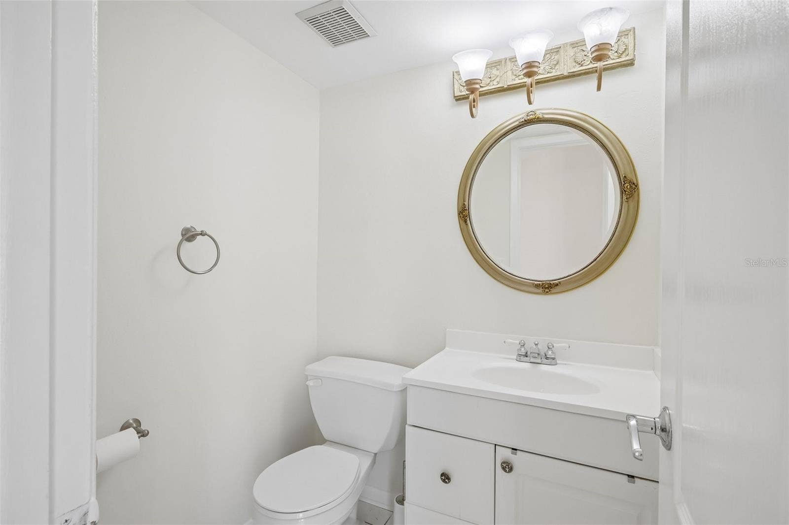 16148 GARDENDALE DRIVE, Tampa, FL 33624 Powder Room