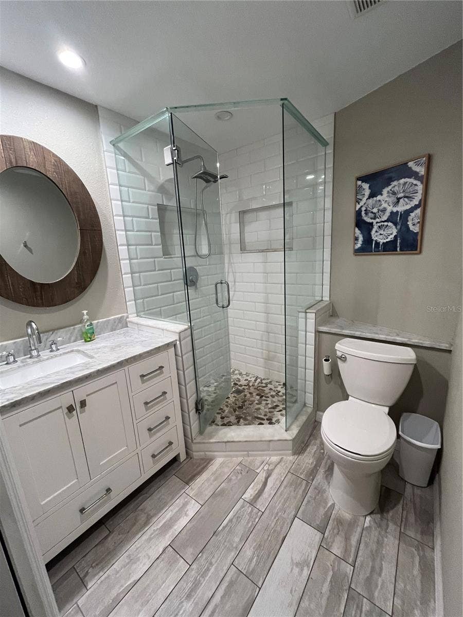 12314 114TH STREET, Seminole, FL 33778 MASTER BATH