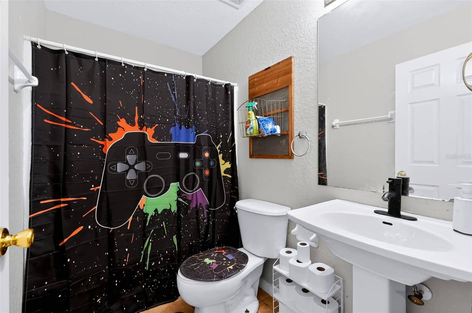11009 THORNBERRY DRIVE, Spring Hill, FL 34608 11009 THORNBERRY DRIVE, Spring Hill, FL 34608