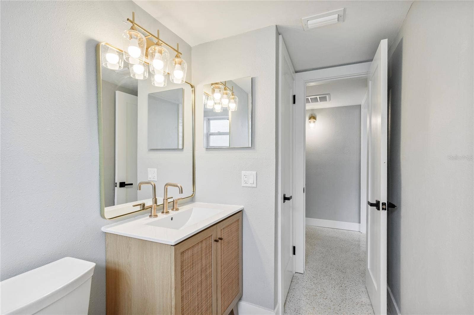 11355 3RD STREET E, #2, Treasure Island, FL 33706 Bathroom
