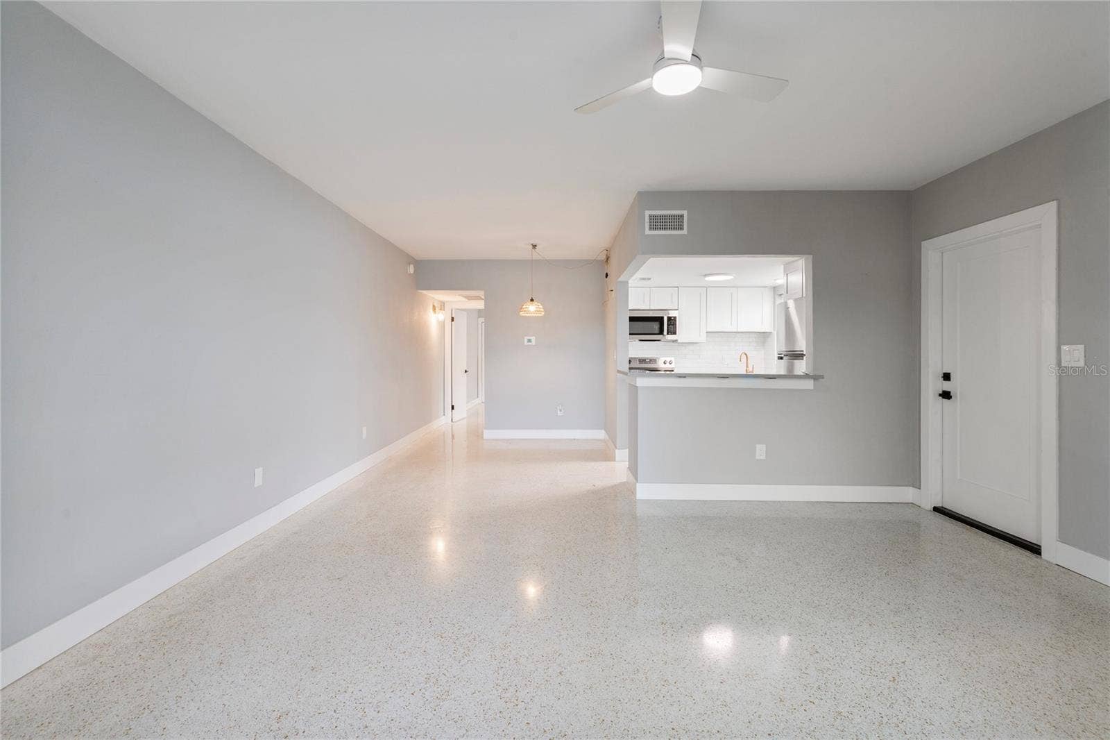 11355 3RD STREET E, #2, Treasure Island, FL 33706 Open Floor Plan