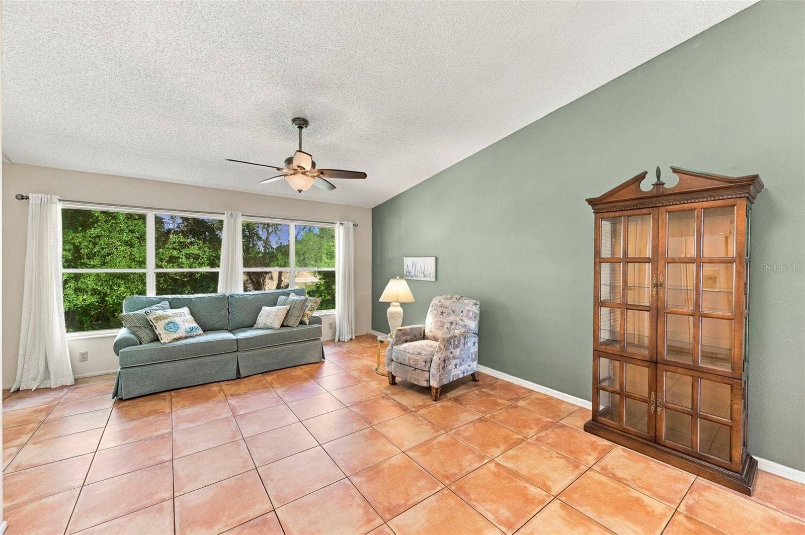 2220 SWEDISH DRIVE, #42, Clearwater, FL 33763 Sitting area