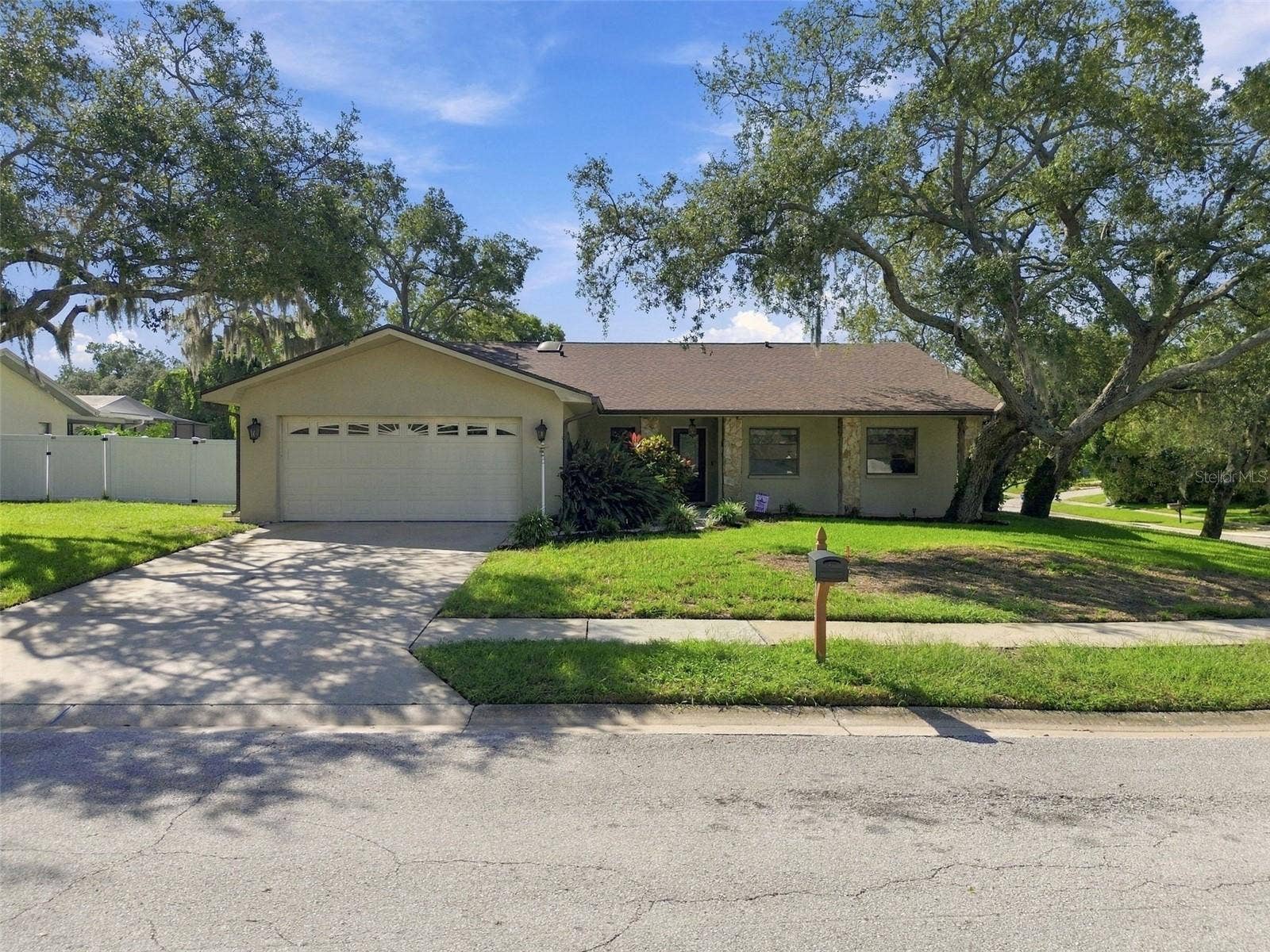 874 PINEWOOD TERRACE W, Palm Harbor, FL 34683