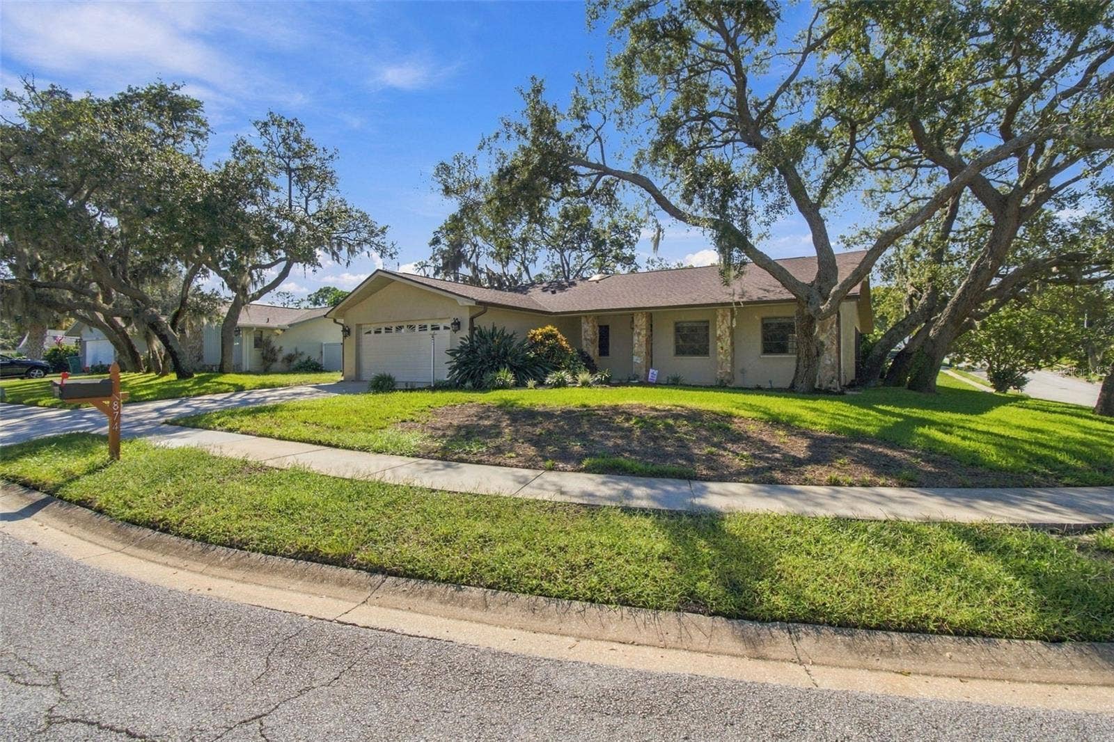 874 PINEWOOD TERRACE W, Palm Harbor, FL 34683