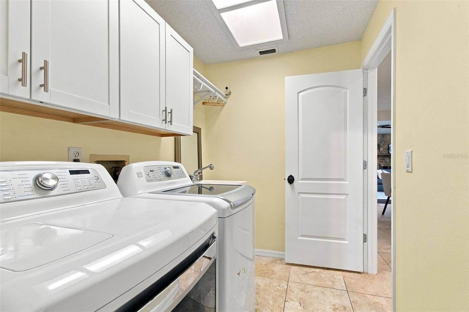 874 PINEWOOD TERRACE W, Palm Harbor, FL 34683