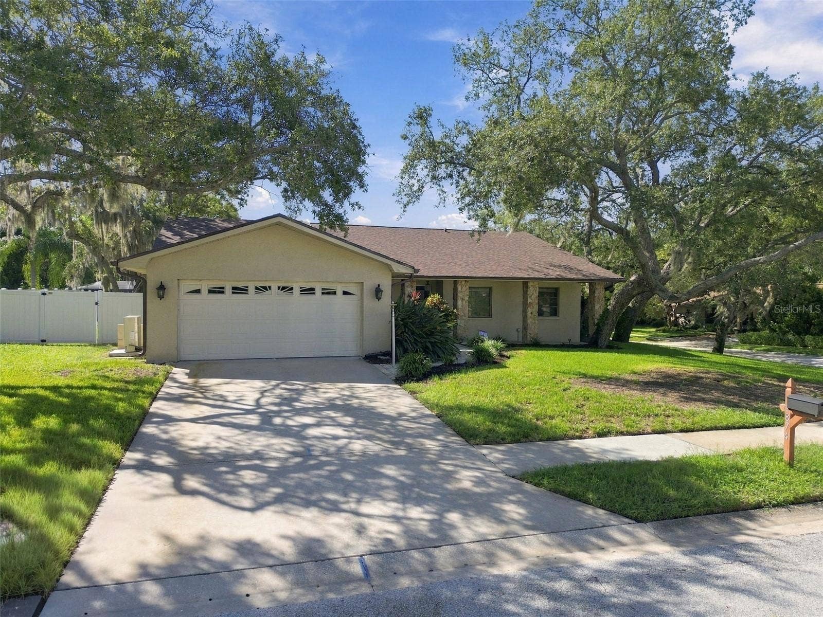 874 PINEWOOD TERRACE W, Palm Harbor, FL 34683