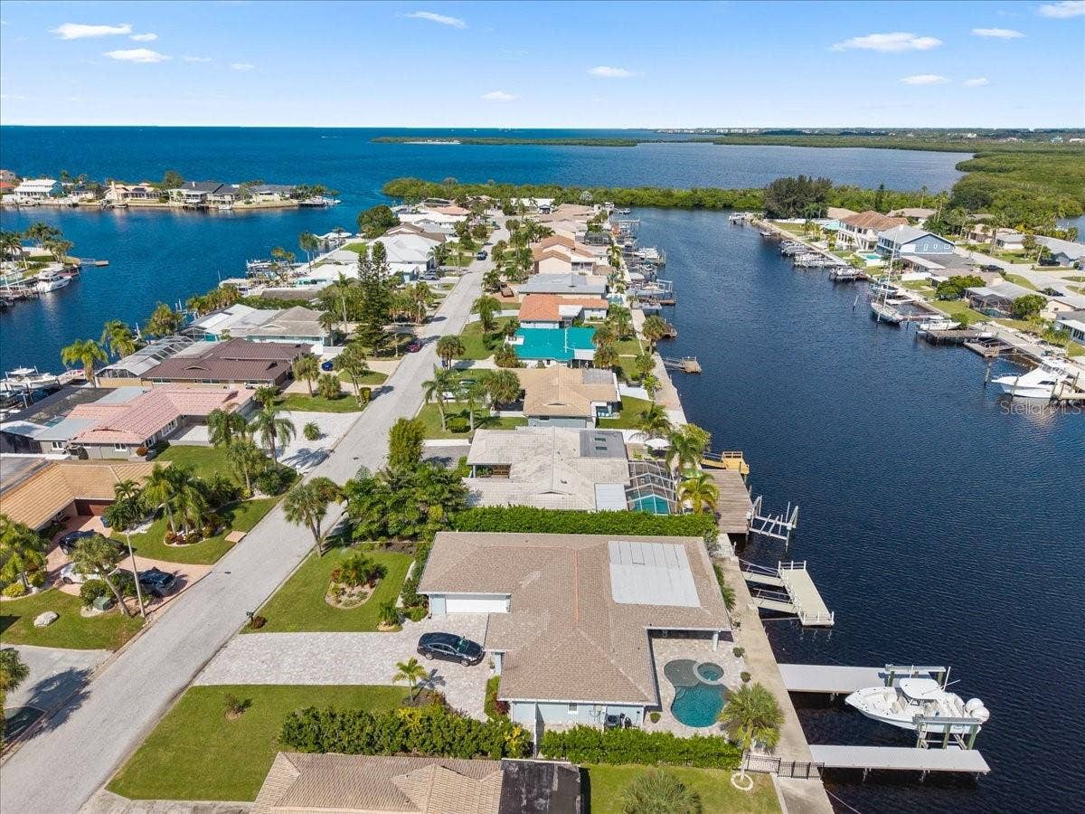 5448 PILOTS PLACE, New Port Richey, FL 34652