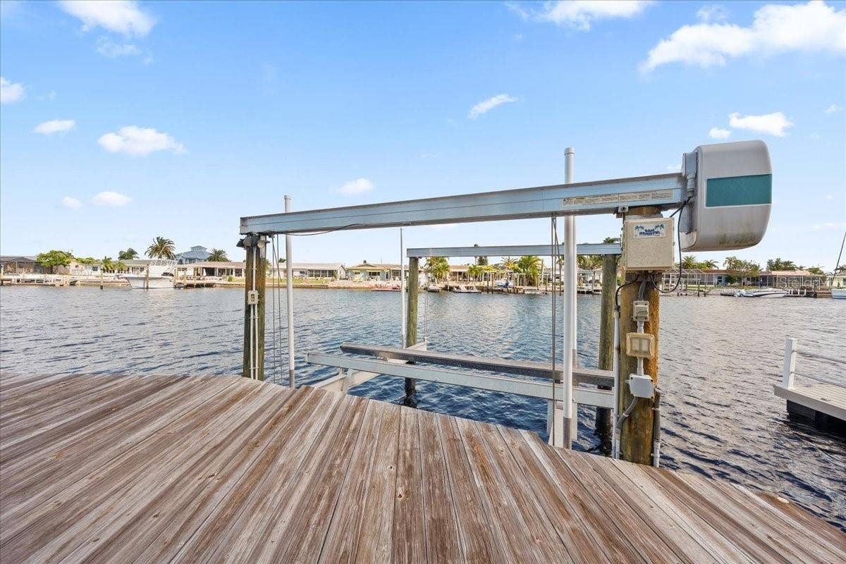5448 PILOTS PLACE, New Port Richey, FL 34652