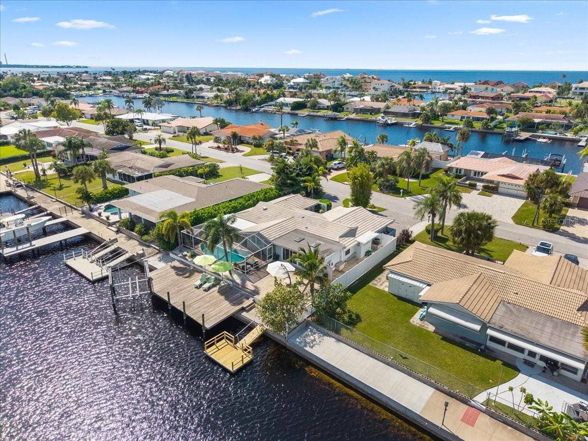 5448 PILOTS PLACE, New Port Richey, FL 34652
