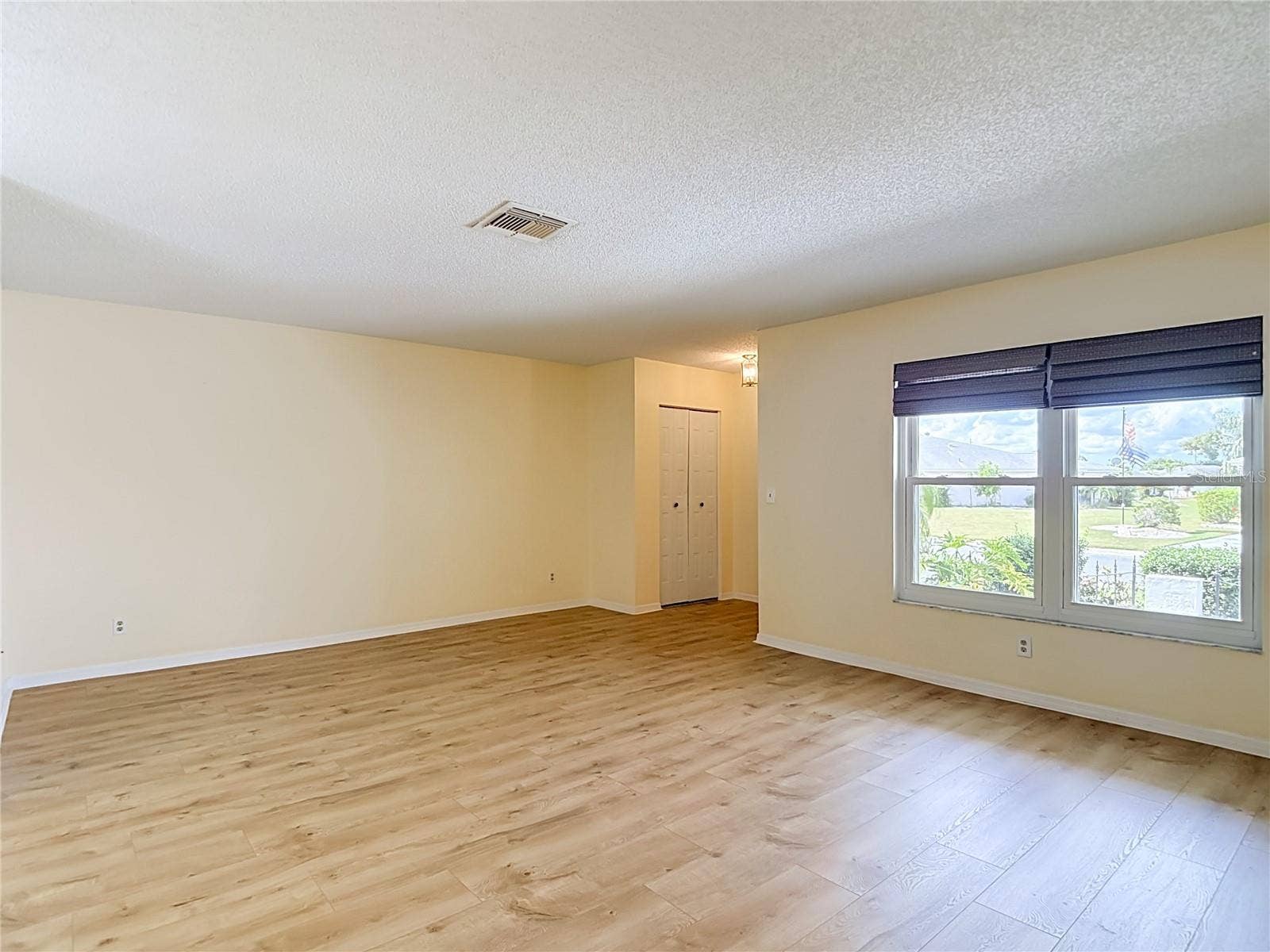 905 BLUEWATER DRIVE, Sun City Center, FL 33573