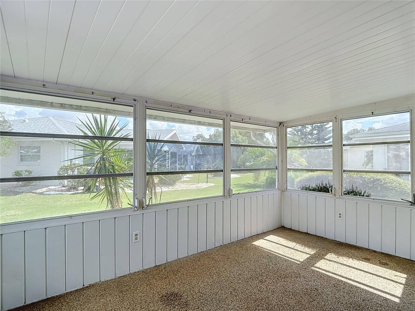 905 BLUEWATER DRIVE, Sun City Center, FL 33573