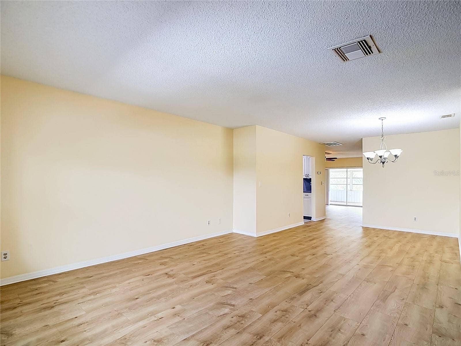 905 BLUEWATER DRIVE, Sun City Center, FL 33573