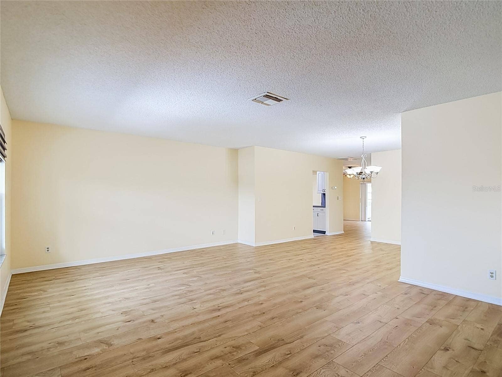 905 BLUEWATER DRIVE, Sun City Center, FL 33573