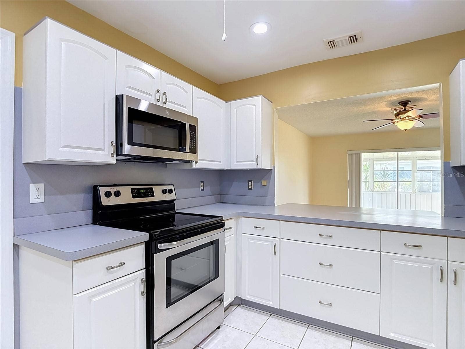 905 BLUEWATER DRIVE, Sun City Center, FL 33573