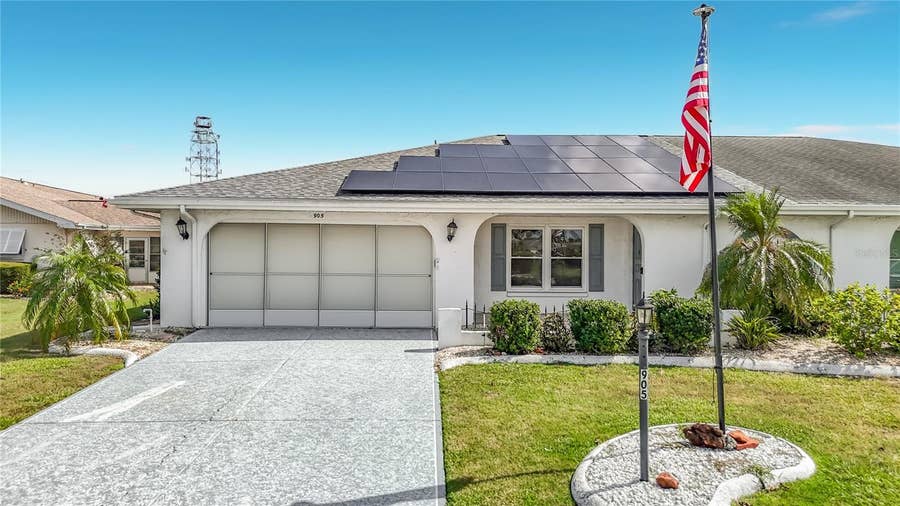 Property photo for 905 BLUEWATER DRIVE, Sun City Center, FL