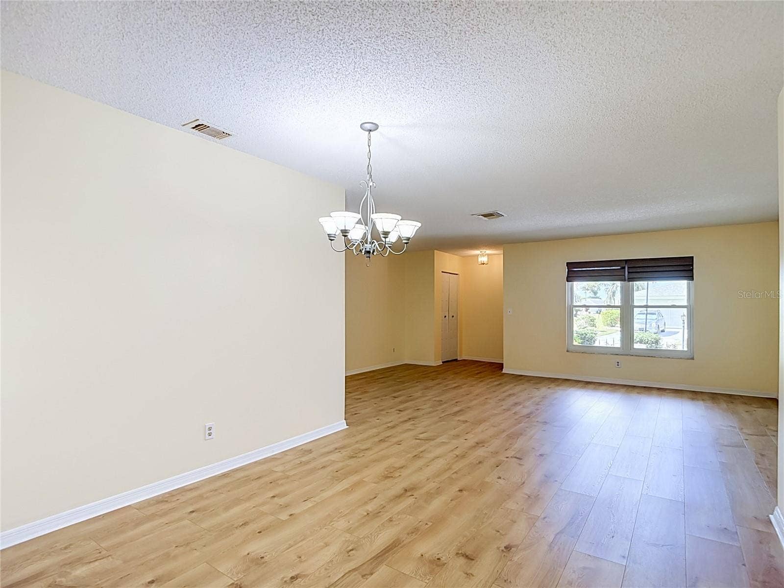 905 BLUEWATER DRIVE, Sun City Center, FL 33573
