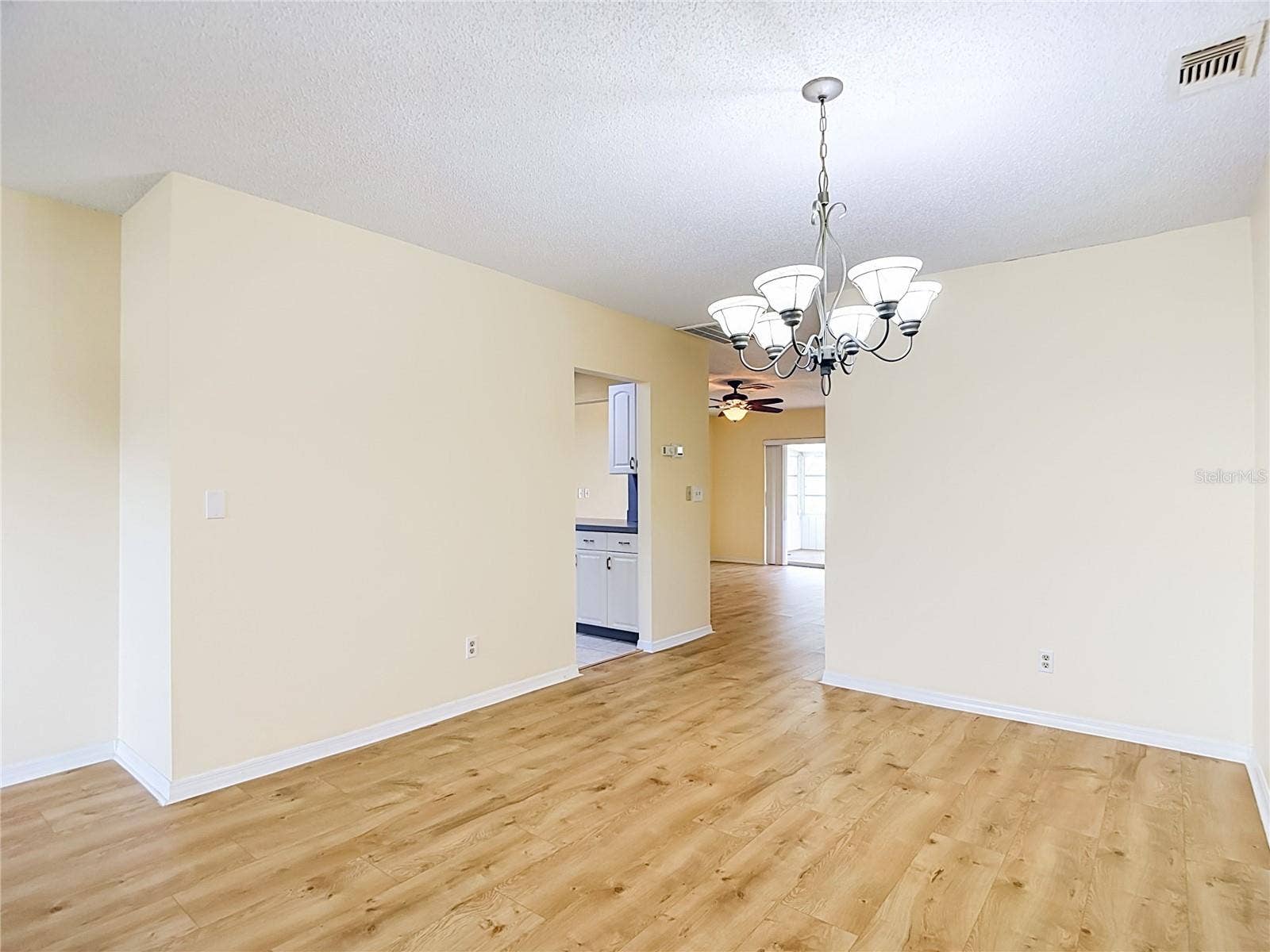 905 BLUEWATER DRIVE, Sun City Center, FL 33573