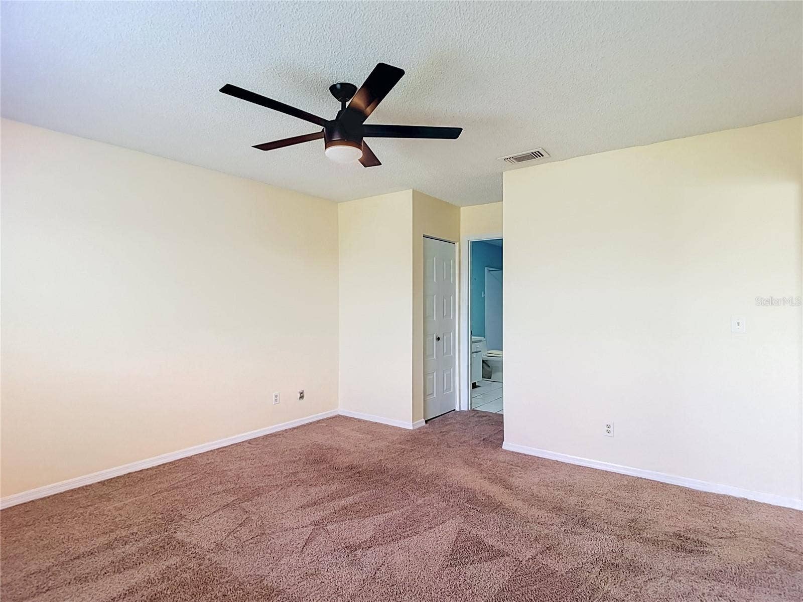 905 BLUEWATER DRIVE, Sun City Center, FL 33573