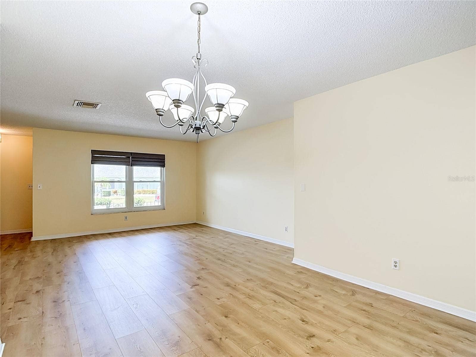 905 BLUEWATER DRIVE, Sun City Center, FL 33573