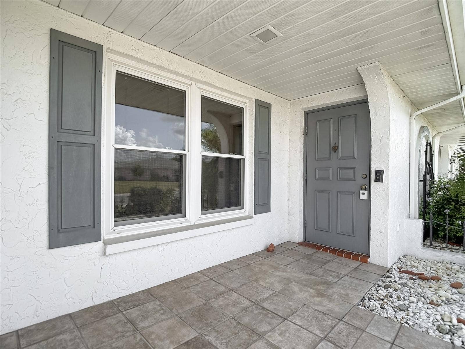 905 BLUEWATER DRIVE, Sun City Center, FL 33573