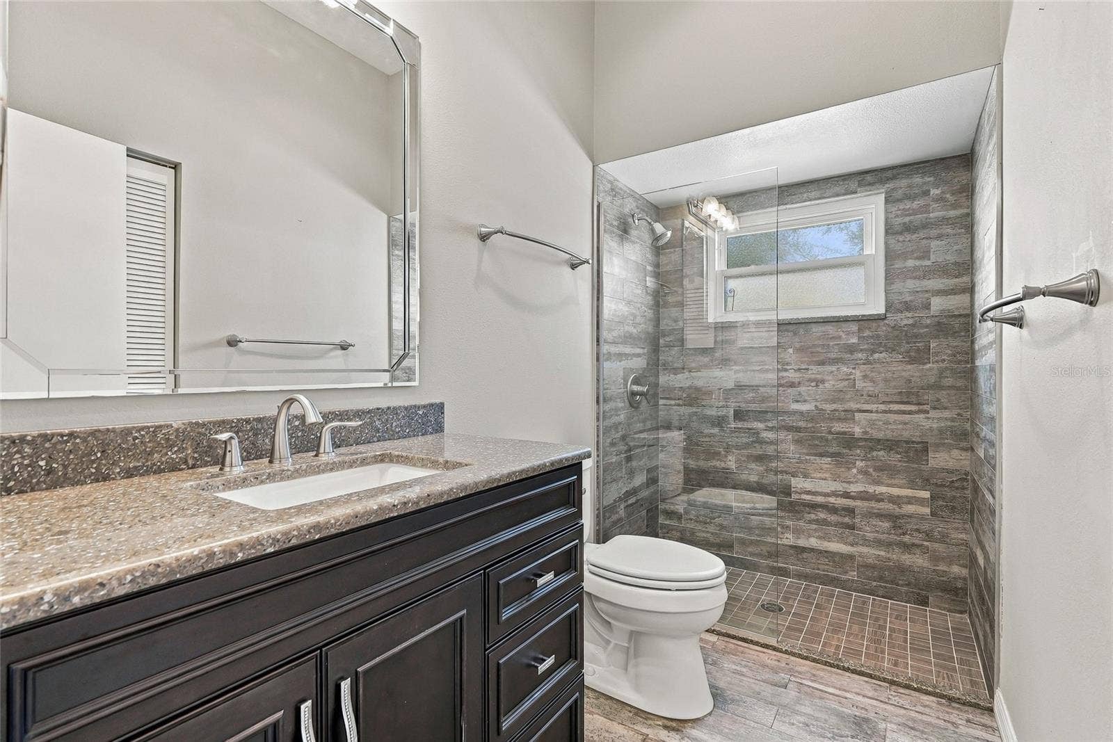 GUEST BATH FULL