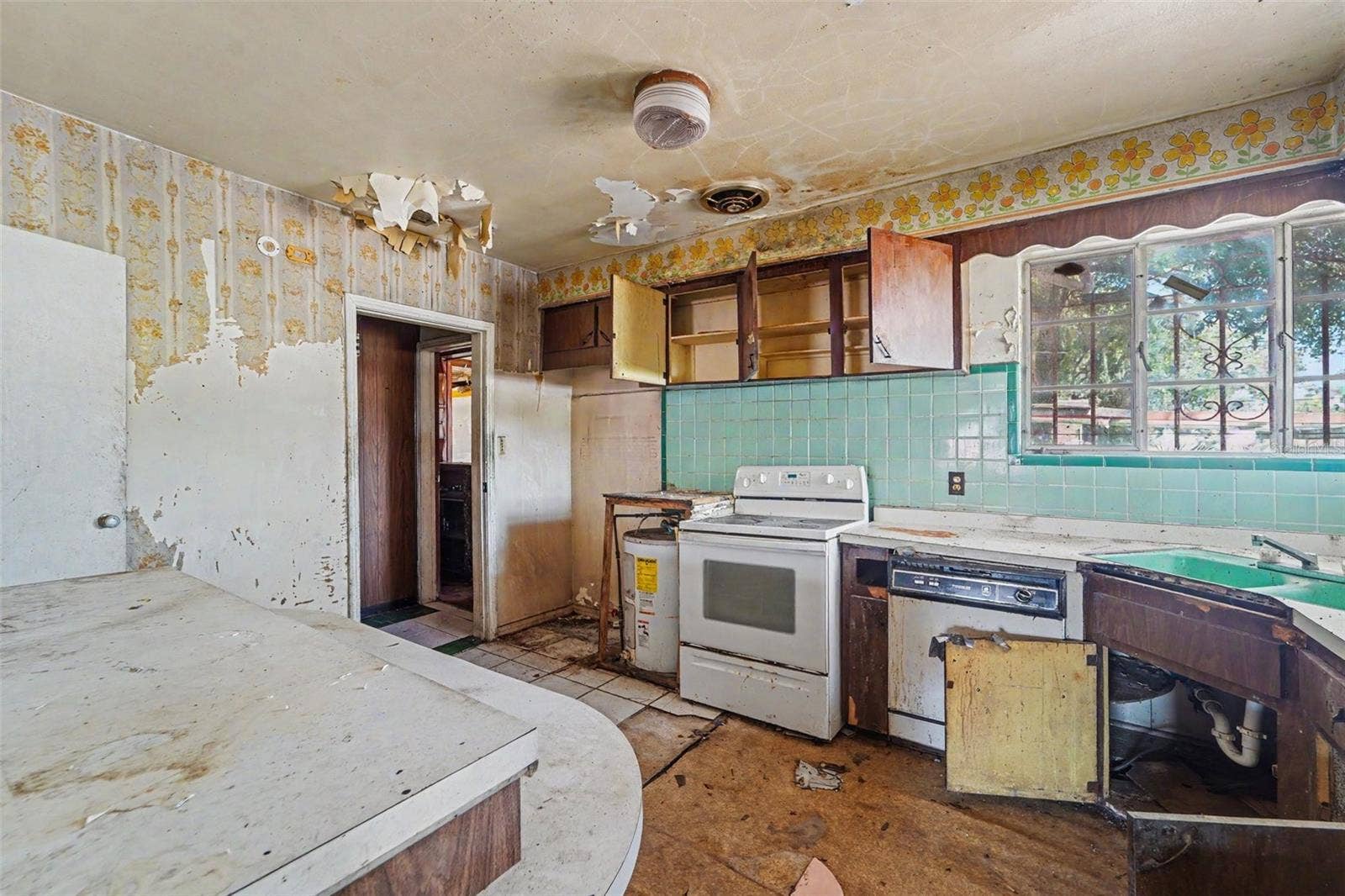 504 E EMILY STREET, Tampa, FL 33603 504 E EMILY STREET, Tampa, FL 33603
