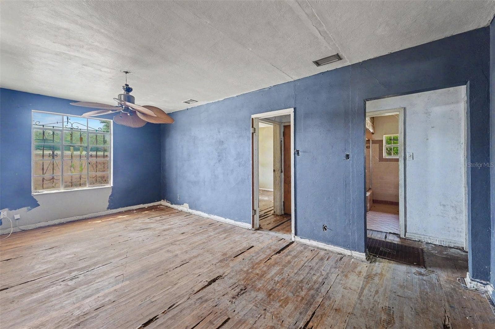 504 E EMILY STREET, Tampa, FL 33603 504 E EMILY STREET, Tampa, FL 33603