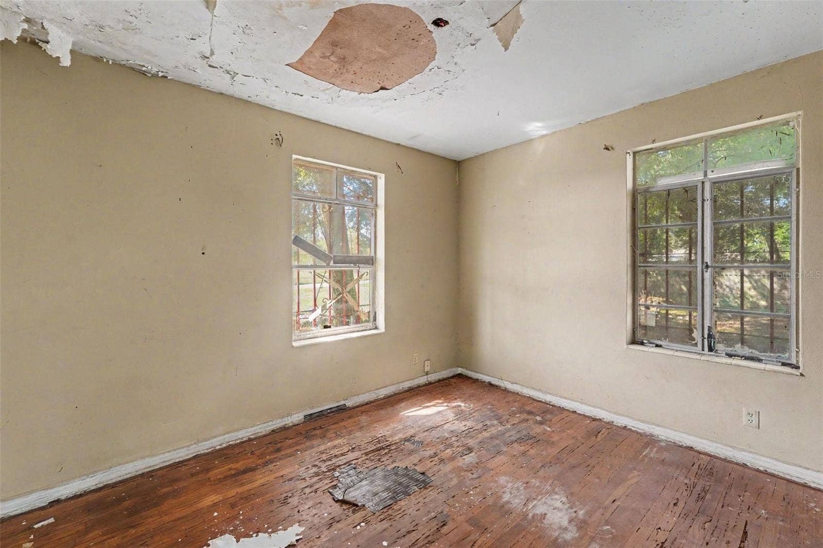 504 E EMILY STREET, Tampa, FL 33603 504 E EMILY STREET, Tampa, FL 33603