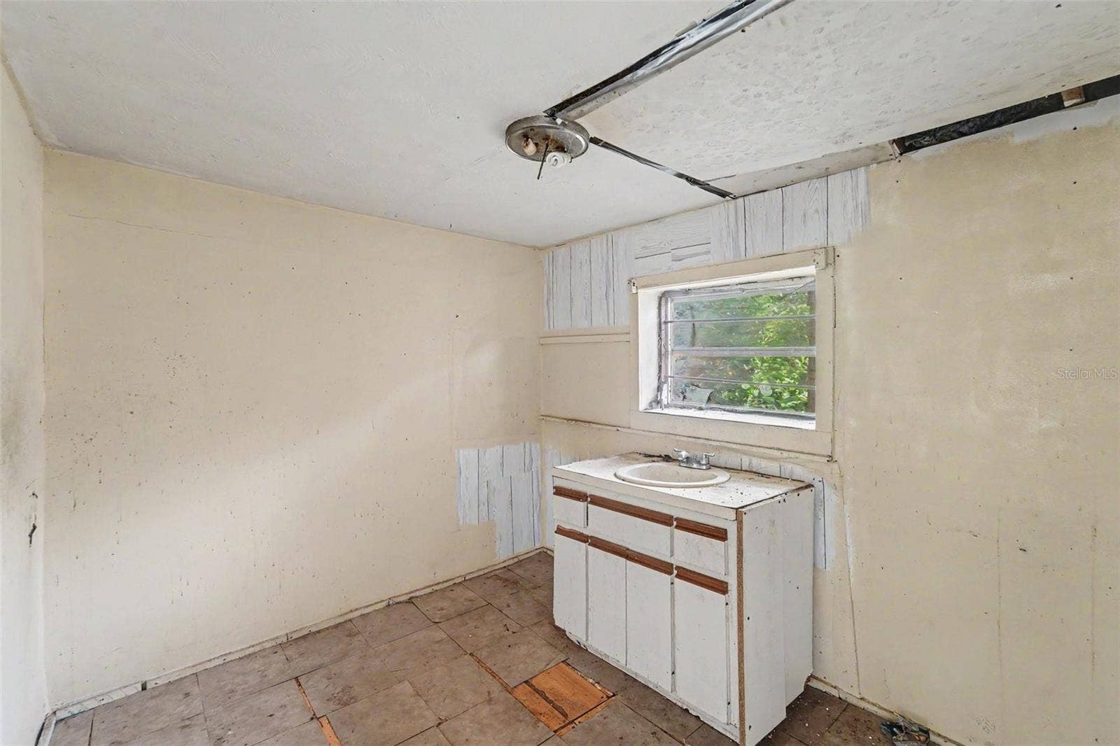 504 E EMILY STREET, Tampa, FL 33603 504 E EMILY STREET, Tampa, FL 33603