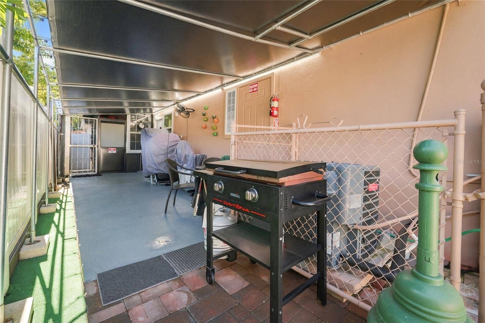1508 W KNOLLWOOD STREET, Tampa, FL 33604